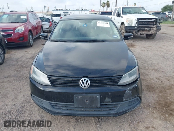 2014 Volkswagen Jetta SE with VIN 3VWD17AJ0EM381770, listed as a IAAI auction lot 42487960 with 135,747 mi miles and . Bid and sale history available at DreamBid. Image 6.