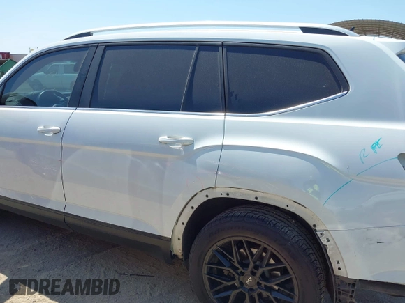 2018 Volkswagen Atlas SE with VIN 1V2CP2CA6JC595282, listed as a IAAI auction lot 42227930 with 95,799 mi miles and . Bid and sale history available at DreamBid. Image 15.