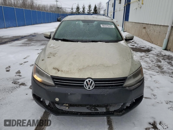 2011 Volkswagen Jetta z VIN 3VWWL7AJXBM065484, wystawiony jako Copart lot #88326445 z przebiegiem 248 995 mil mil oraz Czysty tytuł • Clean title. Historia ofert i sprzedaży dostępna na DreamBid. Obrazek 5.