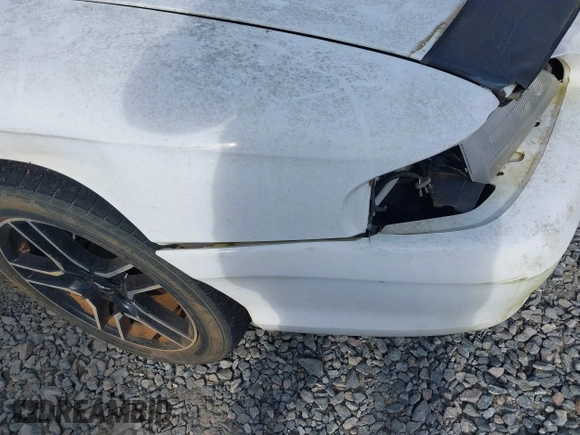1994 Ford Mustang z VIN 1FALP45T2RF189589, wystawiony jako IAAI lot #42497220 z przebiegiem 98 565 mil mil oraz . Historia ofert i sprzedaży dostępna na DreamBid. Obrazek 13.