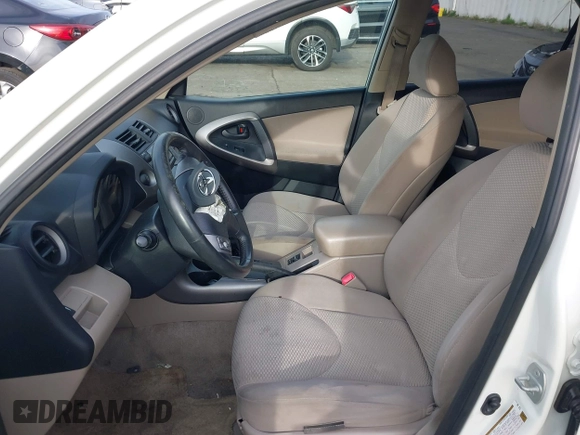 2007 Toyota RAV4 Limited with VIN JTMBD31VX75102959, listed as a IAAI auction lot 42010934 with 208,403 mi miles. Bid and sale history available at carsss.com. Image 5.