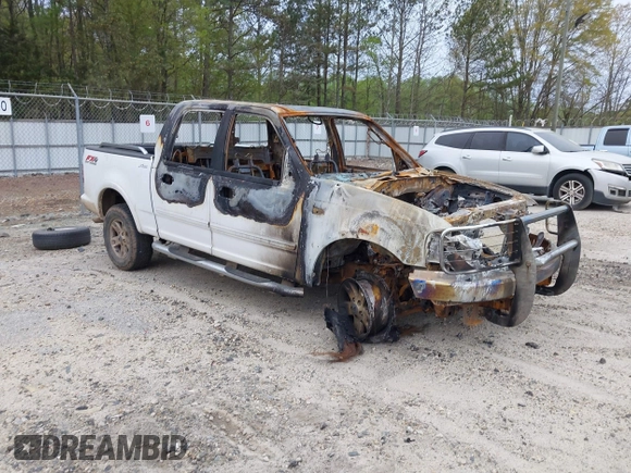 2002 Ford F-150 XLT with VIN 1FTRW08L32KE34232, listed as a IAAI auction lot 41930210 with 1 mi miles. Bid and sale history available at carsss.com. Image 1.