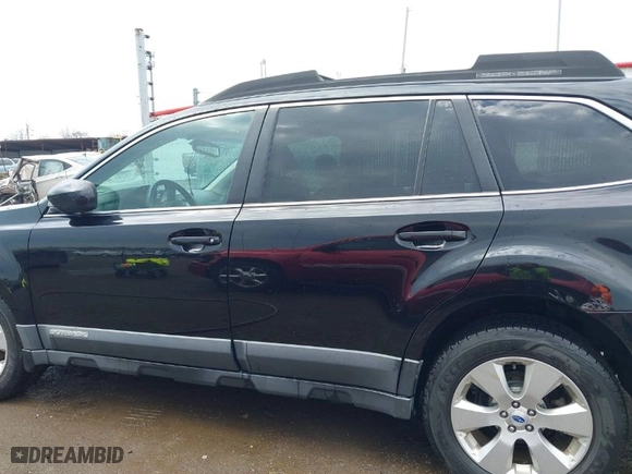 2011 Subaru Outback 2.5i Limited Pwr Moon with VIN 4S4BRCKC9B3441582, listed as a IAAI auction lot 41887646 with 170,251 mi miles. Bid and sale history available at carsss.com. Image 14.