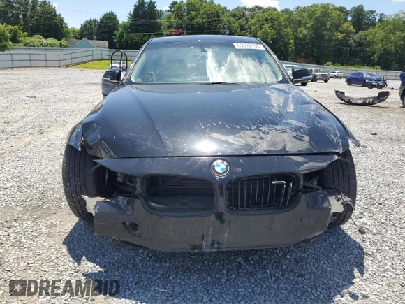2013 BMW 3 Series 320i xDrive with VIN WBA3C3C54DF981575, listed as a Copart auction lot 65572755 with 130,468 mi miles and Clean title. Bid and sale history available at DreamBid. Image 5.