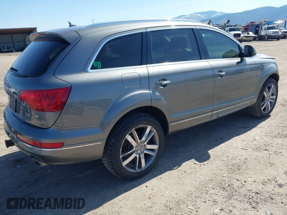 2014 Audi Q7 Premium Plus z VIN WA1LMAFE7ED018628, wystawiony jako IAAI lot #41955702 z przebiegiem 134 641 mil mil oraz . Historia ofert i sprzedaży dostępna na DreamBid. Obrazek 4.