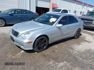 2007 Mercedes-Benz C 280 Luxury z VIN WDBRF92H67F857068, wystawiony jako IAAI lot #42216145 z przebiegiem 183 348 mil mil oraz . Historia ofert i sprzedaży dostępna na DreamBid. Obrazek 2.
