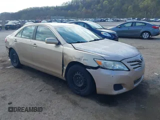 2011 Toyota Camry LE z VIN 4T1BF3EK1BU142674, wystawiony jako IAAI lot #42066989 z przebiegiem 139 463 mil mil oraz . Historia ofert i sprzedaży dostępna na DreamBid. Obrazek 1.