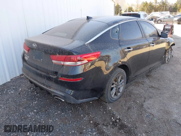 2020 Kia Optima LX z VIN 5XXGT4L33LG392638, wystawiony jako IAAI lot #41748572 z przebiegiem 103 419 mil mil oraz . Historia ofert i sprzedaży dostępna na DreamBid. Obrazek 4.