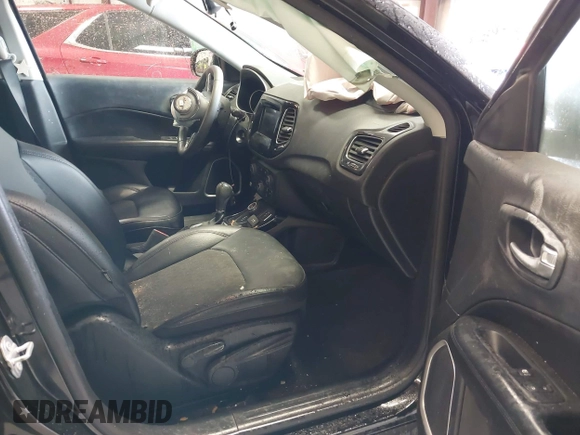 2021 Jeep Compass Latitude z VIN 3C4NJDBB9MT552064, wystawiony jako IAAI lot #42345320 z przebiegiem 57 080 mil mil oraz . Historia ofert i sprzedaży dostępna na DreamBid. Obrazek 5.