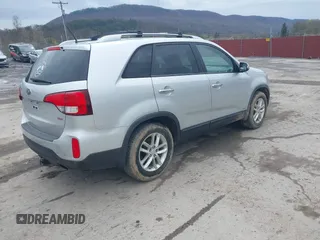 2014 Kia Sorento LX with VIN 5XYKTCA63EG506489, listed as a IAAI auction lot 41965074 with 143,875 mi miles and . Bid and sale history available at carsss.com. Image 4.