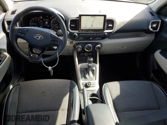 2022 Hyundai Venue SEL z VIN KMHRC8A33NU151481, wystawiony jako Copart lot #47434845 z przebiegiem 31 888 mil mil oraz Czysty tytuł • Clean title. Historia ofert i sprzedaży dostępna na DreamBid. Obrazek 8.
