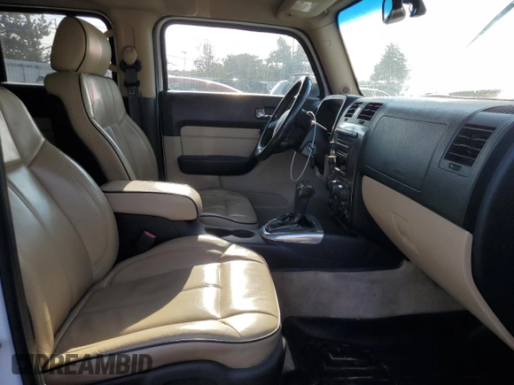2006 Hummer H3 with VIN 5GTDN136068152713, listed as a Copart auction lot 84171194 with 232,553 mi miles and Clean Title. Bid and sale history available at DreamBid. Image 7.