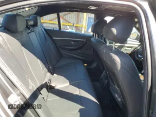 2017 BMW 3 Series 330i xDrive z VIN WBA8D9G3XHNU65604, wystawiony jako Copart lot #49006935 z przebiegiem 86 739 mil mil oraz Szkoda całkowita • Salvage title. Historia ofert i sprzedaży dostępna na DreamBid. Obrazek 10.