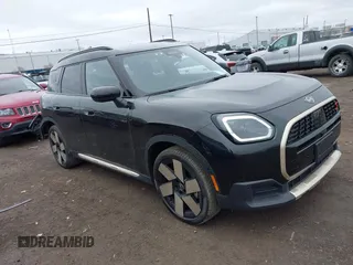 2025 MINI Countryman S z VIN WMZ23GA06S7P27483, wystawiony jako IAAI lot #42043477 z przebiegiem 3 781 mil mil oraz . Historia ofert i sprzedaży dostępna na DreamBid. Obrazek 1.