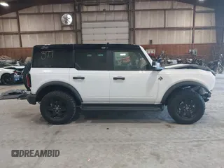 2025 Ford Bronco Outer Banks с VIN 1FMEE8BPXSLA68836, выставлен на аукционе IAAI как лот 42518156 с пробегом 287 миль миль и . История ставок и продаж доступна на DreamBid. Изображение 14.