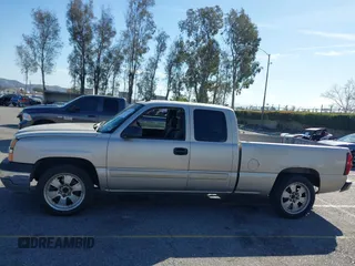 2005 Chevrolet Silverado 1500 LS with VIN 2GCEC19T051261530, listed as a IAAI auction lot 41624941 with 246,685 mi miles. Bid and sale history available at carsss.com. Image 14.