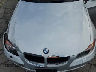 2007 BMW 3 Series 328xi z VIN WBAVT73587FZ36353, wystawiony jako Copart lot #85298474 z przebiegiem 96 375 mil mil oraz Szkoda całkowita • Salvage title. Historia ofert i sprzedaży dostępna na DreamBid. Obrazek 11.