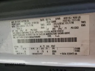 2016 Ford Transit Cargo z VIN 1FTYR1ZMXGKA70849, wystawiony jako Copart lot #50948045 z przebiegiem 93 945 mil mil oraz Szkoda całkowita • Salvage title. Historia ofert i sprzedaży dostępna na DreamBid. Obrazek 14.