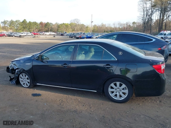 2014 Toyota Camry Hybrid LE with VIN 4T1BD1FK8EU113508, listed as a IAAI auction lot 42068470 with 386,932 mi miles. Bid and sale history available at carsss.com. Image 14.