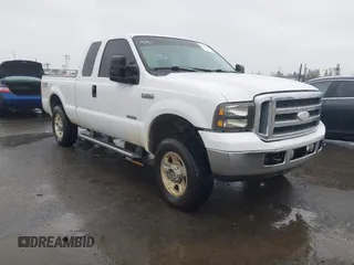 2007 Ford F-250 XL z VIN 1FTSX21P17EA71376, wystawiony jako IAAI lot #41729993 z przebiegiem 262 396 mil mil oraz . Historia ofert i sprzedaży dostępna na DreamBid. Obrazek 1.