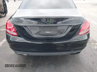 2018 Mercedes-Benz C 300 with VIN 55SWF4JBXJU280642, listed as a IAAI auction lot 42117148 with 104,973 mi miles and . Bid and sale history available at carsss.com. Image 17.