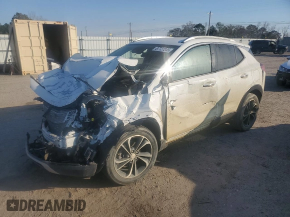 2021 Buick Encore GX Essence z VIN KL4MMFSL0MB179306, wystawiony jako Copart lot #87727245 z przebiegiem 70 332 mil mil oraz Nie do naprawy • Non repairable. Historia ofert i sprzedaży dostępna na DreamBid. Obrazek 1.