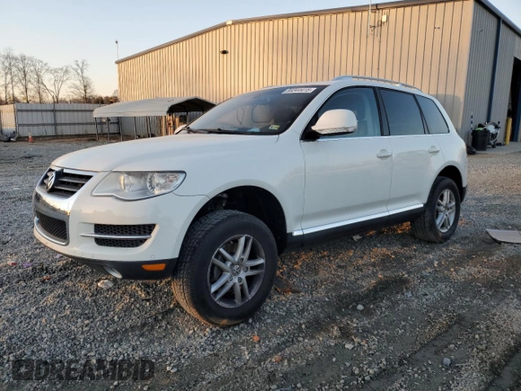 2009 Volkswagen Touareg VR6 z VIN WVGBE77L79D017480, wystawiony jako Copart lot #89344415 z przebiegiem 54 232 mil mil oraz Szkoda całkowita • Salvage title. Historia ofert i sprzedaży dostępna na DreamBid. Obrazek 1.