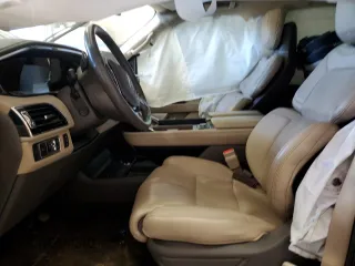 2022 Lincoln Navigator Reserve z VIN 5LMJJ2LT8NEL04053, wystawiony jako Copart lot #57211255 z przebiegiem Nie podano mil oraz Szkoda całkowita • Salvage title. Historia ofert i sprzedaży dostępna na DreamBid. Obrazek 7.