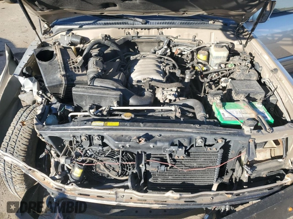 2000 Lexus LX 470 with VIN JT6HT00W2Y0120562, listed as a Copart auction lot 46861685 with 245,525 mi miles and Salvage Title. Bid and sale history available at DreamBid. Image 12.