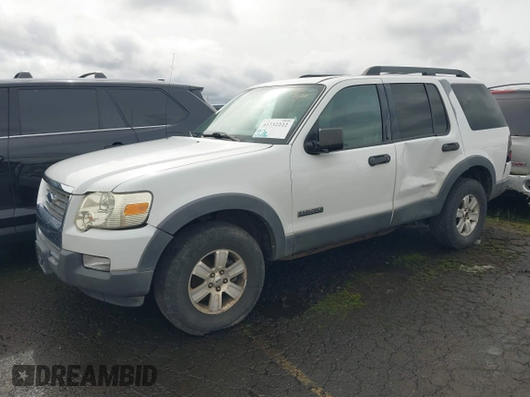 2006 Ford Explorer XLT with VIN 1FMEU73E66UA65376, listed as a IAAI auction lot 41732222 with 203,086 mi miles. Bid and sale history available at carsss.com. Image 2.