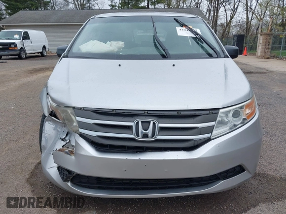 2011 Honda Odyssey EX with VIN 5FNRL5H42BB021018, listed as a IAAI auction lot 42044513 with 189,493 mi miles and . Bid and sale history available at carsss.com. Image 13.