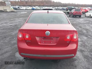 2006 Volkswagen Jetta 2.5L z VIN 3VWSF71KX6M681223, wystawiony jako IAAI lot #41645643 z przebiegiem 72 631 mil mil oraz . Historia ofert i sprzedaży dostępna na DreamBid. Obrazek 16.