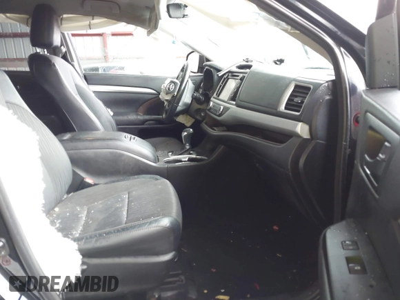 2018 Toyota Highlander LE с VIN 5TDBZRFH2JS855104, выставлен на аукционе IAAI как лот 42263950 с пробегом 51 070 миль миль и . История ставок и продаж доступна на DreamBid. Изображение 5.