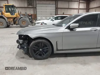 2020 BMW 7 Series 750i xDrive with VIN WBA7U2C06LBX84829, listed as a IAAI auction lot 41748781 with 70,450 mi miles. Bid and sale history available at carsss.com. Image 18.
