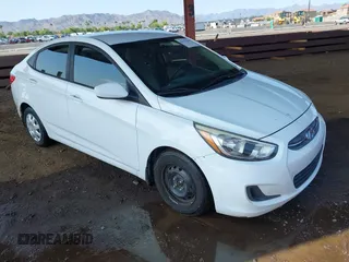 2016 Hyundai Accent SE z VIN KMHCT4AE8GU116292, wystawiony jako IAAI lot #42430290 z przebiegiem 127 084 mil mil oraz . Historia ofert i sprzedaży dostępna na DreamBid. Obrazek 1.