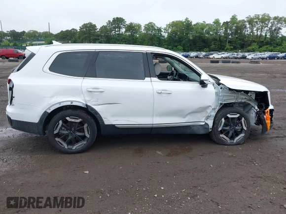 2024 Kia Telluride S z VIN 5XYP6DGC8RG535265, wystawiony jako IAAI lot #42514272 z przebiegiem 22 228 mil mil oraz . Historia ofert i sprzedaży dostępna na DreamBid. Obrazek 13.