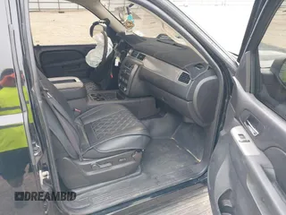 2011 Chevrolet Tahoe Commercial with VIN 1GNLC2E01BR289534, listed as a IAAI auction lot 41670183 with 119,422 mi miles and . Bid and sale history available at DreamBid. Image 5.