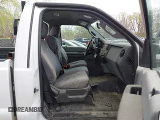 2016 Ford F-350 XL z VIN 1FTBF3A61GEC07084, wystawiony jako IAAI lot #41937847 z przebiegiem 79 841 mil mil oraz . Historia ofert i sprzedaży dostępna na DreamBid. Obrazek 5.