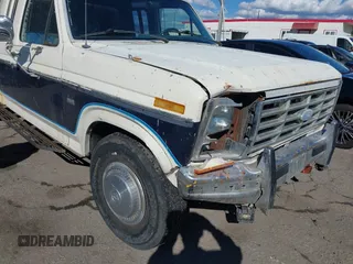 1985 Ford F-250 with VIN 1FTHX2517FKB47375, listed as a IAAI auction lot 41735885 with 89,018 mi miles. Bid and sale history available at carsss.com. Image 6.