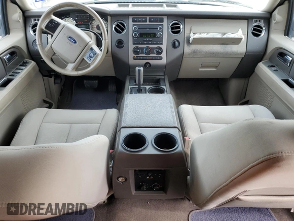 2011 Ford Expedition XLT z VIN 1FMJU1H58BEF01170, wystawiony jako Copart lot #55180025 z przebiegiem 99 677 mil mil oraz Szkoda całkowita • Salvage title. Historia ofert i sprzedaży dostępna na DreamBid. Obrazek 8.