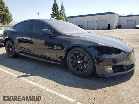 2017 Tesla Model S 100D z VIN 5YJSA1E28HF190858, wystawiony jako Copart lot #60690695 z przebiegiem 73 046 mil mil oraz Szkoda całkowita • Salvage title. Historia ofert i sprzedaży dostępna na DreamBid. Obrazek 4.