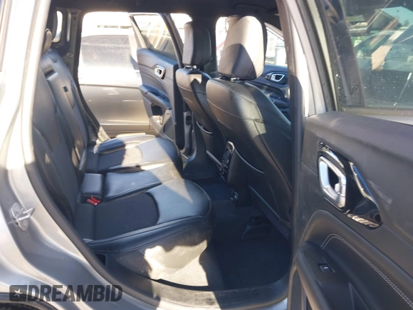 2022 Jeep Compass Latitude with VIN 3C4NJCBB9NT187946, listed as a IAAI auction lot 41675926 with 25,506 mi miles and . Bid and sale history available at carsss.com. Image 8.