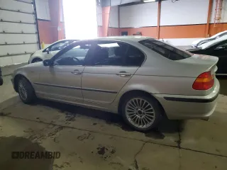 2004 BMW 3 Series 330xi with VIN WBAEW53474PN32727, listed as a Copart auction lot 81827714 with 174,810 mi miles and Clean Title. Bid and sale history available at carsss.com. Image 2.