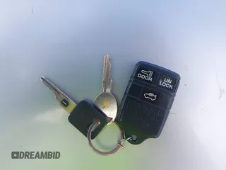 1994 Chevrolet Caprice LS z VIN 1G1BN52P2RR130218, wystawiony jako IAAI lot #42222080 z przebiegiem Nie podano mil oraz . Historia ofert i sprzedaży dostępna na DreamBid. Obrazek 11.