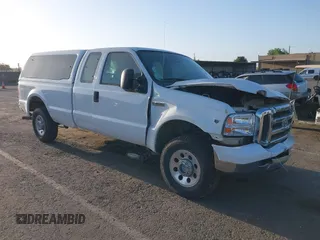 2005 Ford Super Duty F-250 XL with VIN 1FTSX21Y25EB33793, listed as a IAAI auction lot 42068623 with 128,726 mi miles. Bid and sale history available at carsss.com. Image 1.