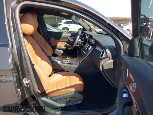 2022 Mercedes-Benz GLC with VIN W1N0J8EB8NG065353, listed as a IAAI auction lot 42033265 with 25,846 mi miles. Bid and sale history available at carsss.com. Image 5.
