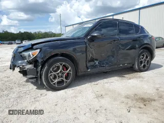 2022 Alfa Romeo Stelvio Sprint z VIN ZASPAKAN1N7D48283, wystawiony jako Copart lot #75964424 z przebiegiem 25 433 mil mil oraz Szkody całkowita. Historia ofert i sprzedaży dostępna na DreamBid. Obrazek 1.