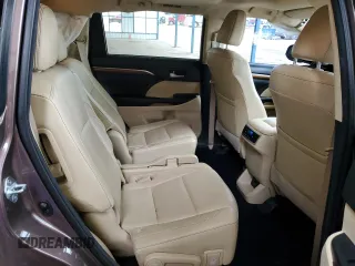 2017 Toyota Highlander Limited z VIN 5TDDZRFH7HS378768, wystawiony jako Copart lot #60698855 z przebiegiem 129 462 mil mil oraz Czysty tytuł • Clean title. Historia ofert i sprzedaży dostępna na DreamBid. Obrazek 11.