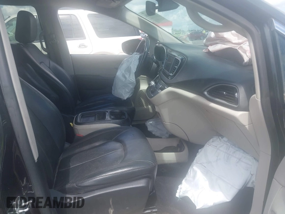 2020 Chrysler Pacifica Touring L with VIN 2C4RC1BGXLR274315, listed as a IAAI auction lot 42608504 with 109,371 mi miles and . Bid and sale history available at DreamBid. Image 5.