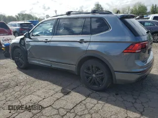 2022 Volkswagen Tiguan SE R-Line Black z VIN 3VV8B7AX9NM041704, wystawiony jako Copart lot #56583275 z przebiegiem 42 996 mil mil oraz Szkoda całkowita • Salvage title. Historia ofert i sprzedaży dostępna na DreamBid. Obrazek 2.